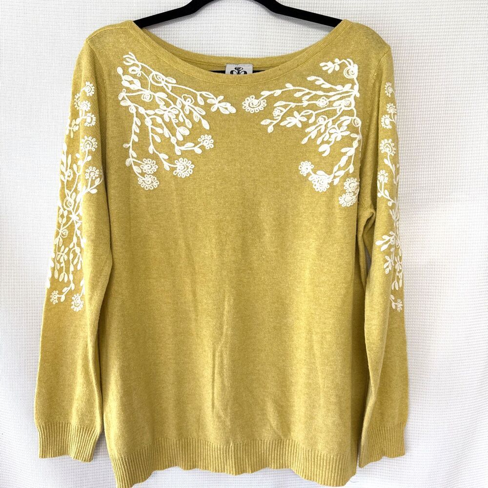 Rain+Rose Women's Mustard Embroidered White Flower Sweater 3% Angora - L